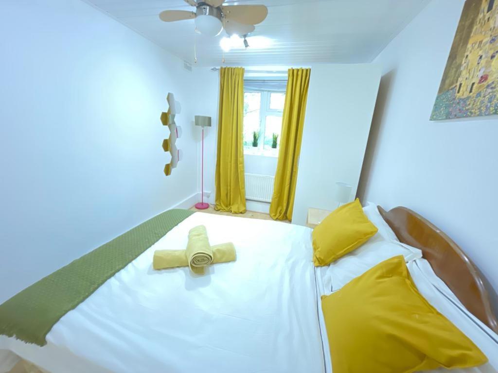 Cosy Flat Close To East Finchley Station ロンドン エクステリア 写真