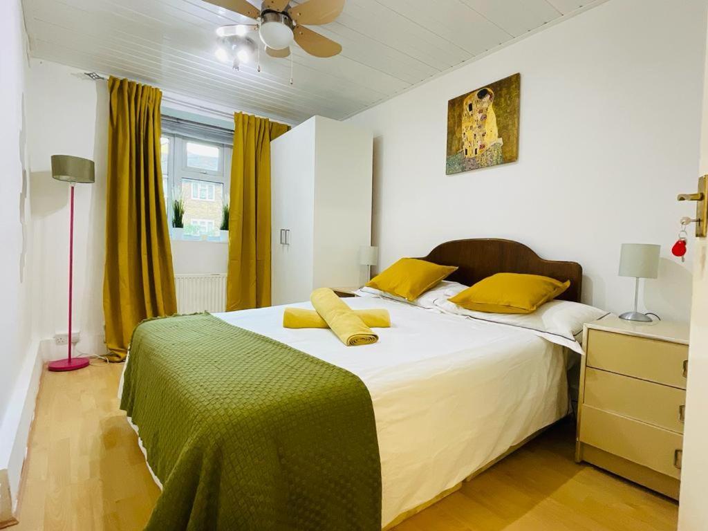 Cosy Flat Close To East Finchley Station ロンドン エクステリア 写真