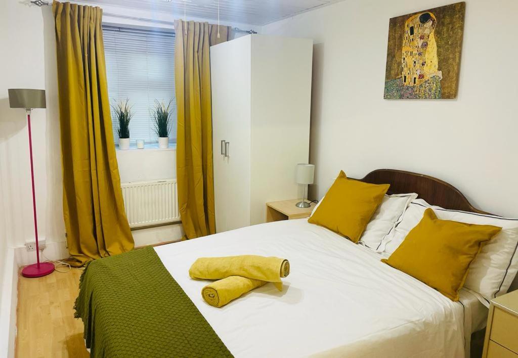 Cosy Flat Close To East Finchley Station ロンドン エクステリア 写真