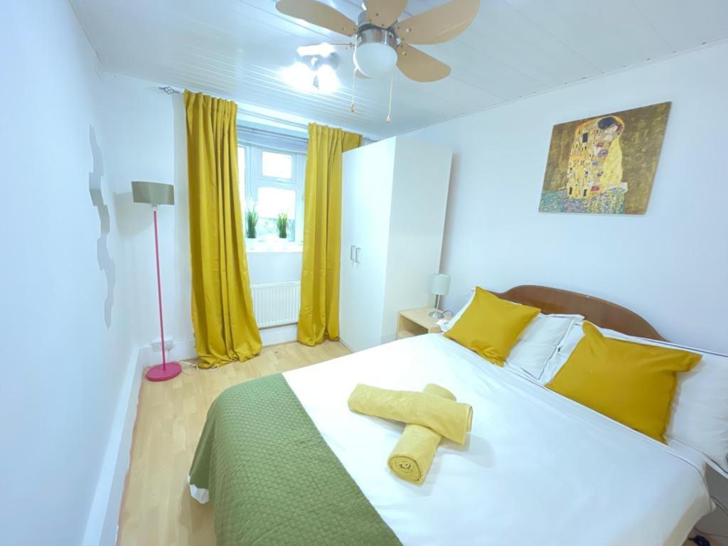 Cosy Flat Close To East Finchley Station ロンドン エクステリア 写真