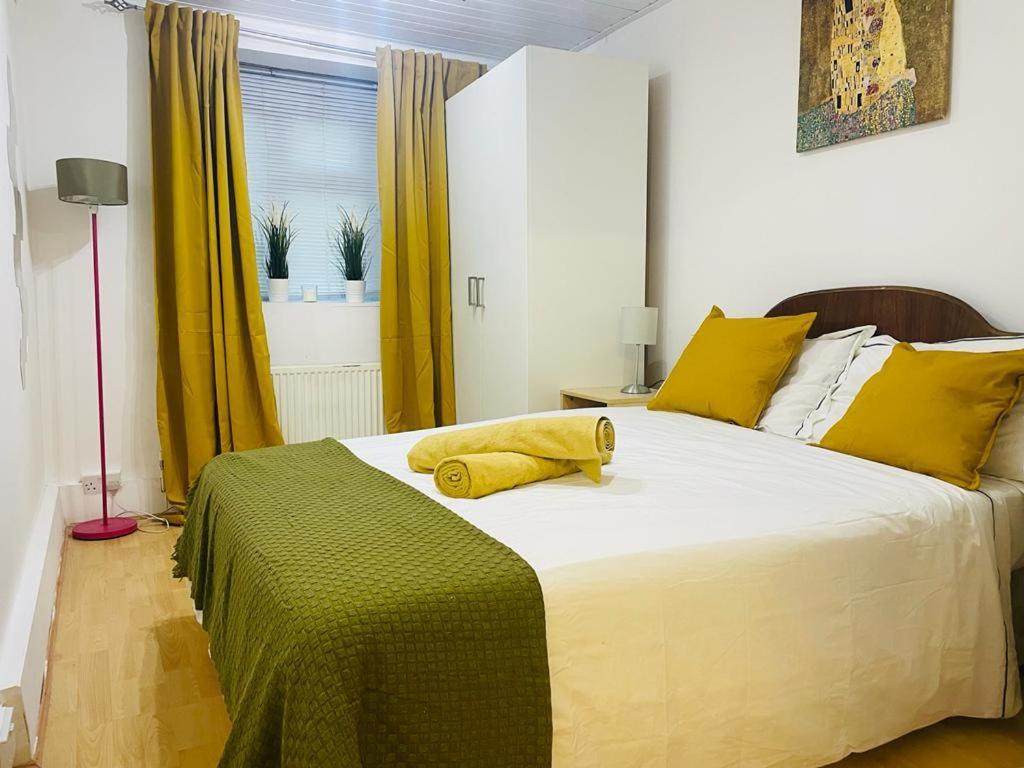 Cosy Flat Close To East Finchley Station ロンドン エクステリア 写真