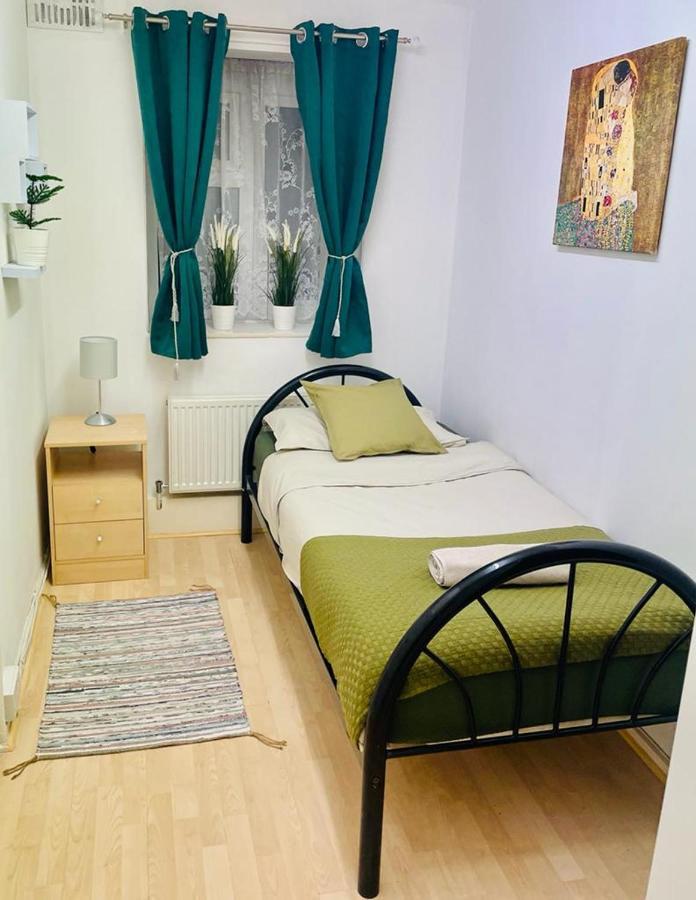 Cosy Flat Close To East Finchley Station ロンドン エクステリア 写真