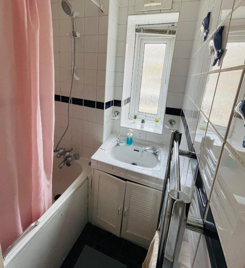 Cosy Flat Close To East Finchley Station ロンドン エクステリア 写真